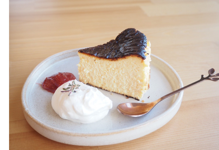 ▼米粉の濃厚バスクチーズケーキ